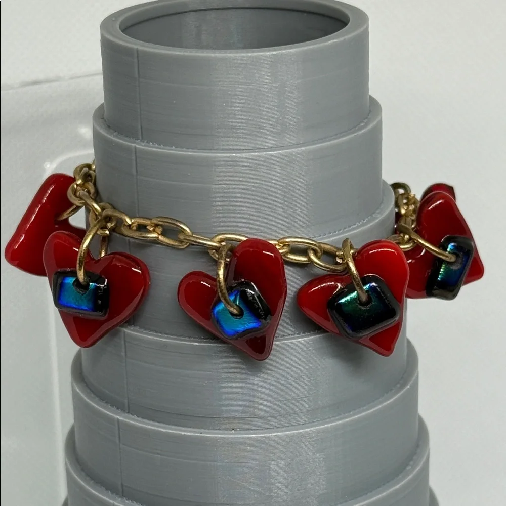 Gorgeous vintage Red glass Heart Charm Bracelet